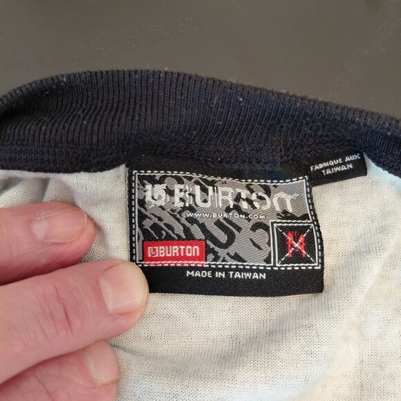 Burton "Cityscape" Technical, Moisture-Wicking Base Layer Shirt M - Picture 3 of 3